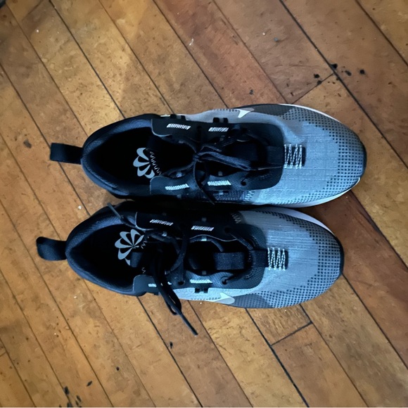 Barely worn Nike’s - Picture 5 of 6